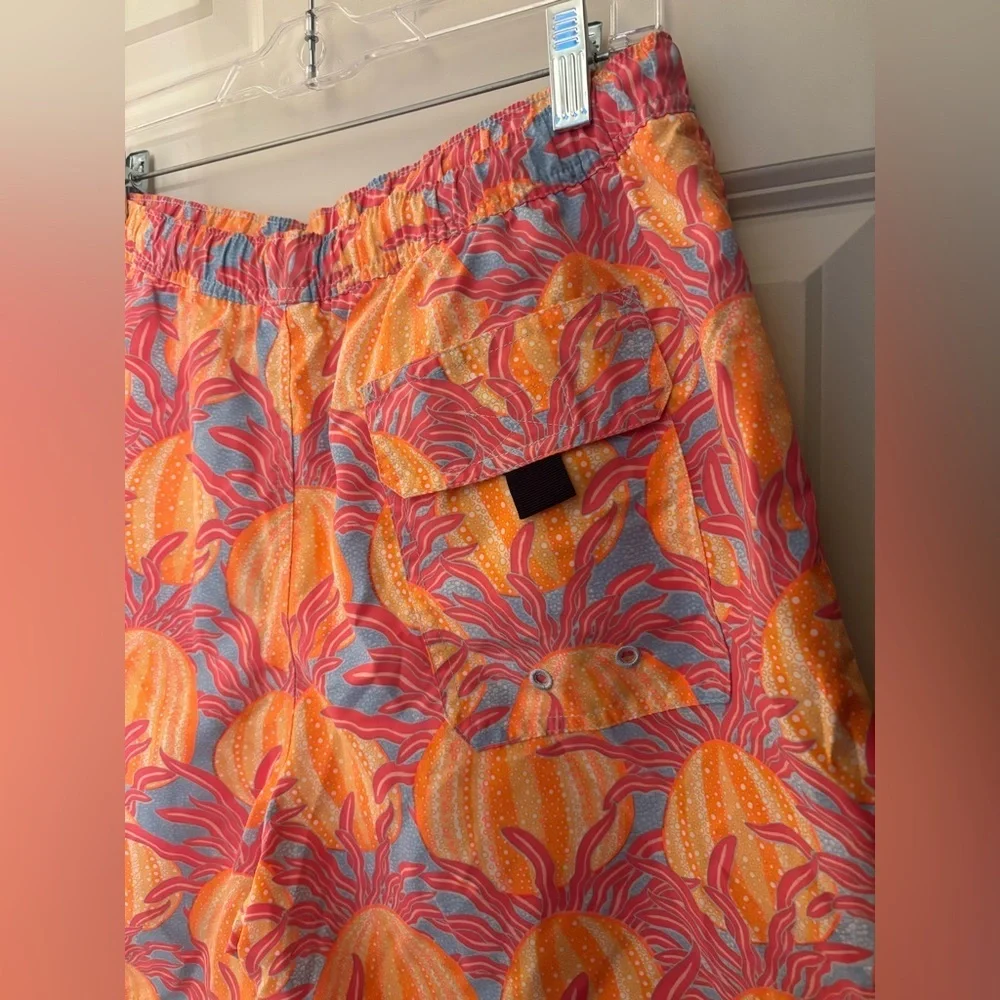 Vineyard Vines Men’s Swim Trunks in Neon Print, Size M